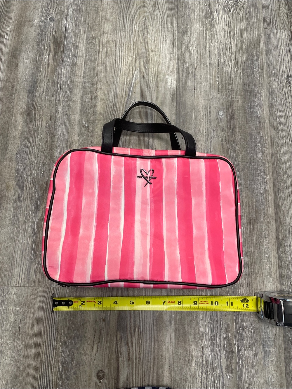 *New * Victoria Secret Toiletry bag